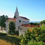And By The Sea Sumartin, Brac - 2949 3* 수마르틴